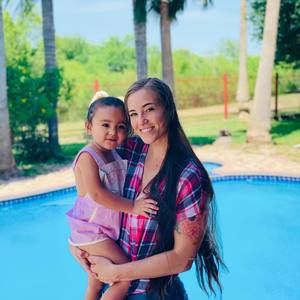 Meet your Posher, Alyson